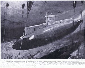 El Teniente Comandante Boyle galardonado con la VC por evadir minas turcas en su submarino al pasar por los Dardanelos 1915
