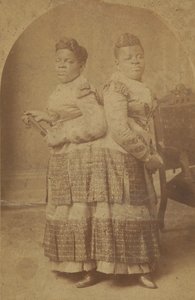 Impresión de albúmina de Millie y Christine McCoy, 1880s -1890s de Charles Eisenmann