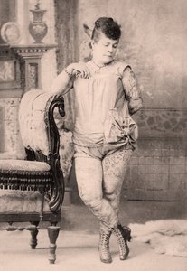 Retrato de Nora Hilderbrandt la mujer tatuada, c.1896