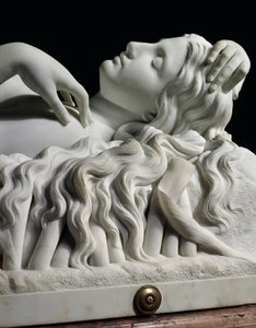 Figura de tamaño natural de Rhodopis sobre pedestal, 1862