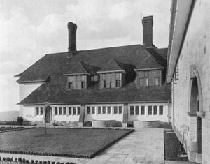 El Patio Este de Charles Latham
