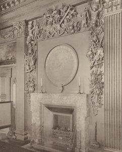 El Almirantazgo, Whitehall, Chimenea de la Sala de Juntas de Charles Latham