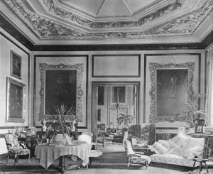 La antesala de Charles Latham