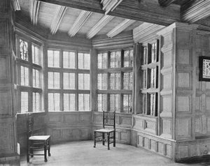 La Ventana de Bahía en la Sala de Estar de Charles Latham