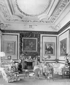 El Salón de Charles Latham