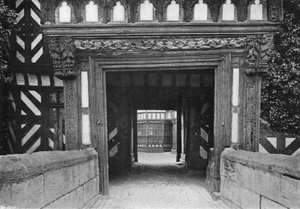 La Entrada desde el Puente