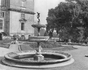 El Ilex y la Fuente de Charles Latham