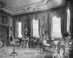 El salón cuadrado de Charles Latham