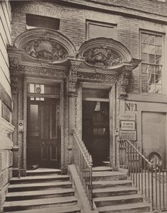 Dos Puertas, Laurence Pountney Hill, Este Central de Charles Latham