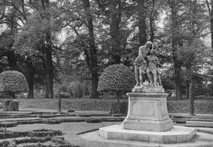 Lado oeste del jardín sur de Charles Latham