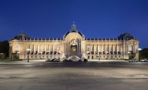 Fachada del Petit Palais en París de Charles Louis Girault