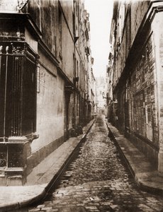 Rue Visconti en París tomada desde la rue de Seine. 6º arrondissement.