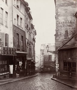 Rue de la Montagne-Sainte-Geneviève prés de carrefour de la rue LaPlace (Calle de la Montaña-Santa Genoveva cerca del cruce de la calle LaPlace)