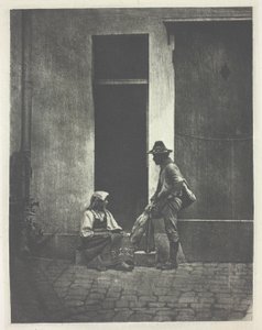 Pifferaro de pie y campesina italiana sentada, en el patio del 21 Quai Bourbon de Charles Nègre