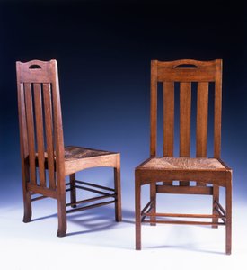 Silla de comedor de roble diseñada por Charles Rennie Mackintosh para los salones de té de Argyle Street, c.1898-99 de Charles Rennie Mackintosh