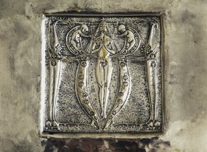 Bajo relieve, detalle de la decoración de la chimenea, dormitorio de Charles Rennie Mackintosh, Reino Unido, siglo XX