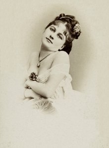 Retrato de la actriz Henriette Victoire Drouard (1851-1923). de Charles Reutlinger