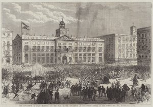 La revolución en España, izando la bandera de la revolución en las oficinas públicas en la Puerta del Sol, Madrid