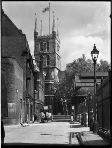 Catedral de Southwark, Montague Close, Southwark, Autoridad del Gran Londres, 1930s de Charles William Prickett