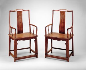 Sillones con respaldos continuos en forma de yugo, c.1600