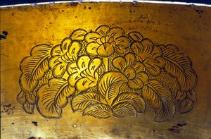 Detalle de una palangana grabada, dinastía Tang de Chinese School