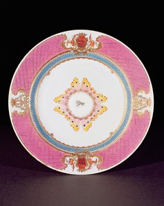 Plato de cena pintado en esmaltes Famille Rose con los brazos de los Grimaldi di Castro, periodo Yongzheng (1723-35) c.1735