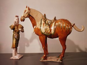 Caballo y mozo de cuadra, Dinastía Tang (618-907) de Chinese School