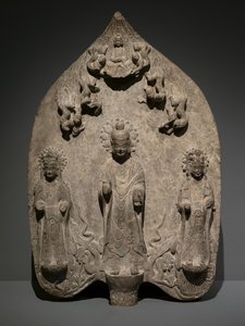 Estela votiva con una tríada budista. Norte de China, dinastía Wei Oriental de Chinese School