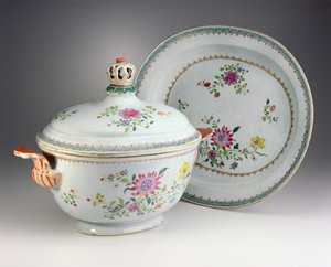 Sopera, tapa y soporte, período Qianlong, 1736-95
