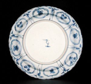 Parte inferior de un plato kraak azul y blanco, marca Egret, Wanli, 1595-1605