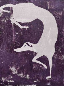 Greyhound blanco dinámico de Christina Misuro