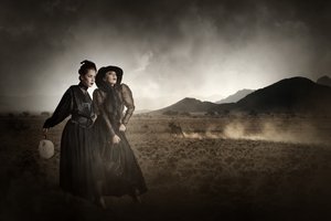 Mujeres misteriosas de las llanuras polvorientas de Christine von Diepenbroek