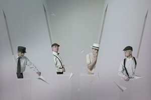Comunicación mediante aviones de papel de Christine von Diepenbroek