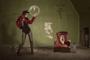 La burbuja surrealista de una mujer