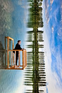 El hombre y el cielo reflejado de Christophe Kiciak