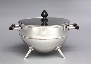 Sopera de Christopher Dresser