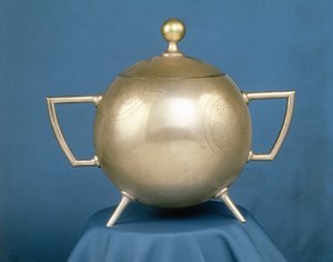 Cuenco de dos asas con tapa con bisagras de Christopher Dresser