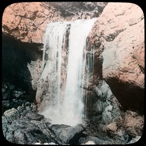 Cascada, Mullion, Cornualles, finales del siglo XIX o principios del siglo XX de Church Army Lantern Department
