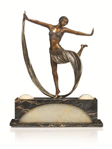 Figura Art Déco con base iluminada, "Espirit de Josephine Baker", c.1925 (bronce patinado y pintado en frío)