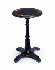 Mesa ocasional victoriana ebonizada, finales del siglo XIX de Collinson and Lock