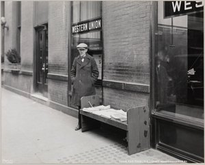 El vendedor de noticias ciego, Frederick Rode, y la esquina sureste de Broadway y la Calle 41