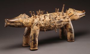 Una figura de perro de poder Kongo