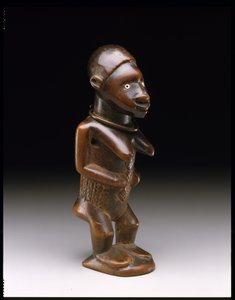 Figura femenina de pie, pueblo Bembe