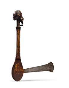 Hacha rara Luba de Congolese School