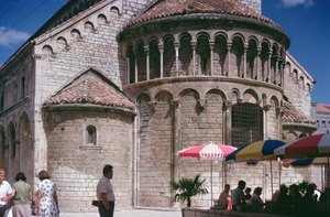 Iglesia de Sveti Krsevan, construida en 1175 de Croatian School