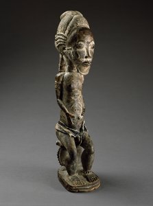 Espíritu de la Naturaleza (asie usu), Costa de Marfil, finales del siglo XIX (madera, materia sacrificial, telas de algodón y cuentas) de Culture Baule