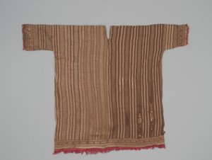 Túnica con mangas, c.1300-1470 (algodón y fibra de camélido) de Culture Chimu