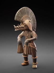 Bailarín con casco de cocodrilo de Culture Colima