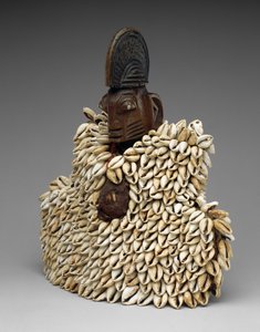 Figura gemela (ere ibeji) con prenda de Yoruba Culture