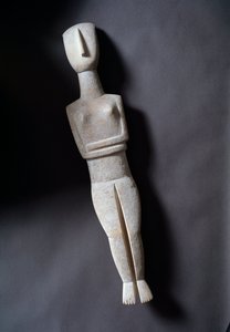 Ídolo femenino, figurilla esquemática, mármol blanco con incrustaciones de ocre de Cycladic Cycladic